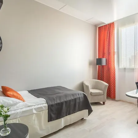 فندق Raahen Hovi رآهي