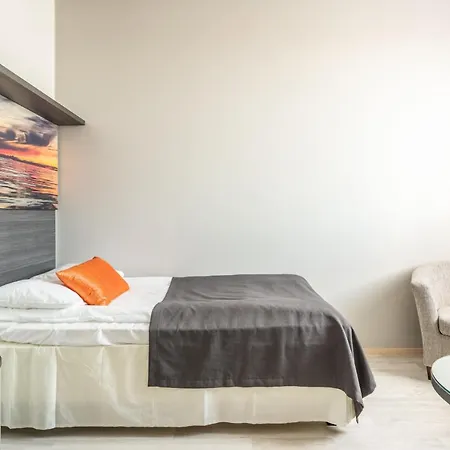 فندق Raahen Hovi 4*