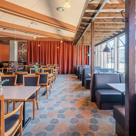 Szálloda Raahen Hovi 4*