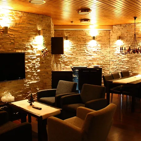 Szálloda Raahen Hovi 4*