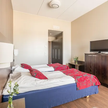 فندق Raahen Hovi رآهي