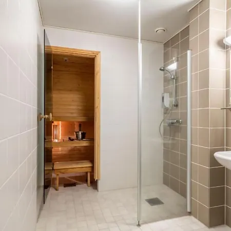 Raahen Hovi رآهي